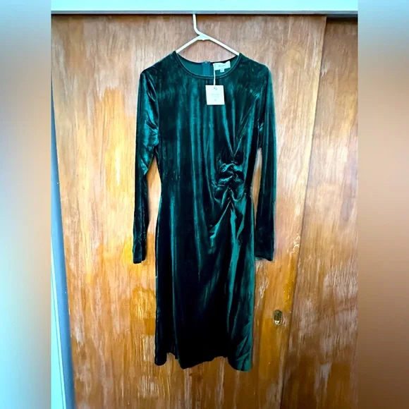 green off the shoulder dress casual Pretty Floor Length Green Prom Dress, Off the Shoulder Evening Party Dress US 2 / Green